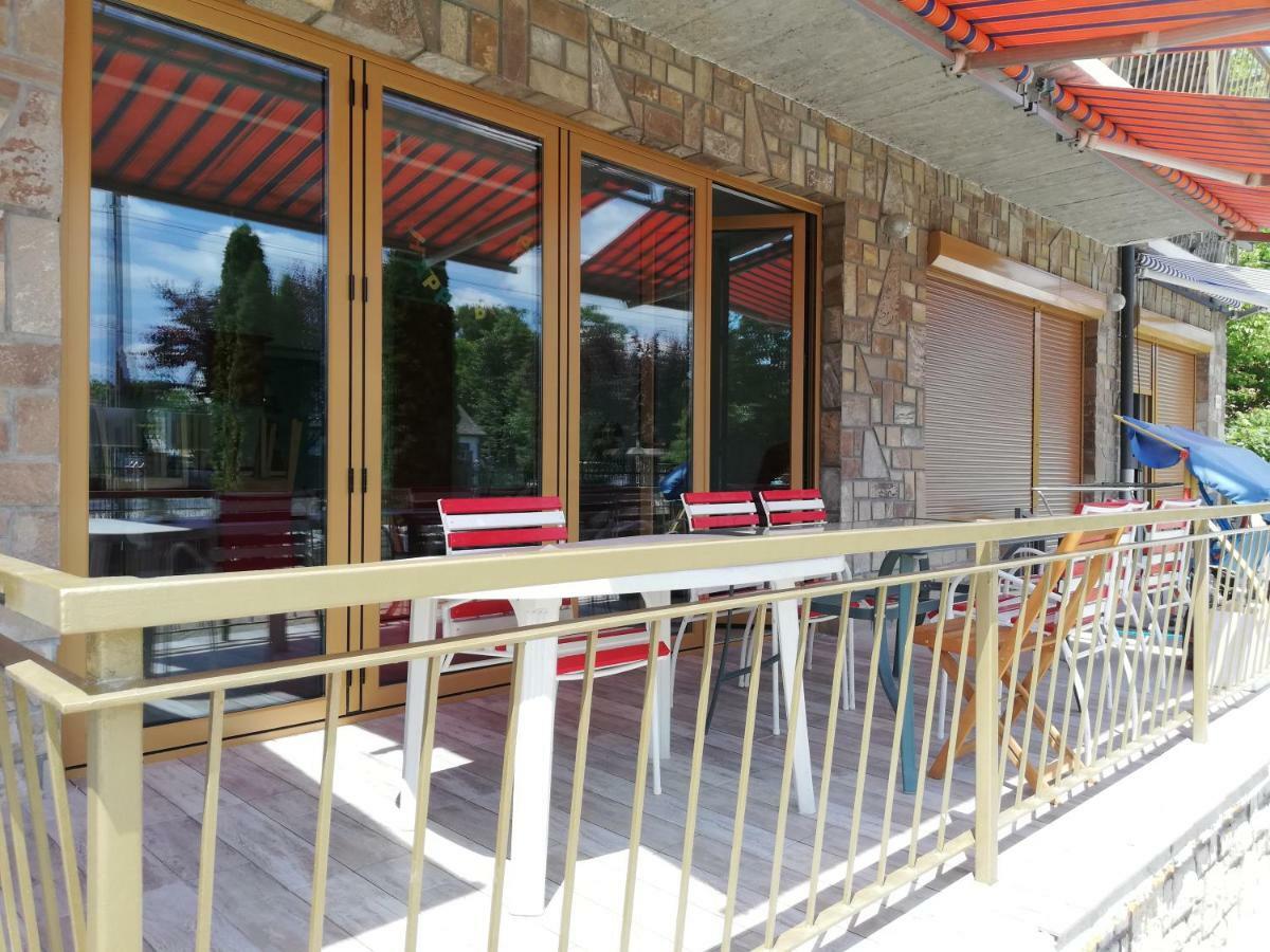Boathouse Balatonlelle With Sauna Экстерьер фото
